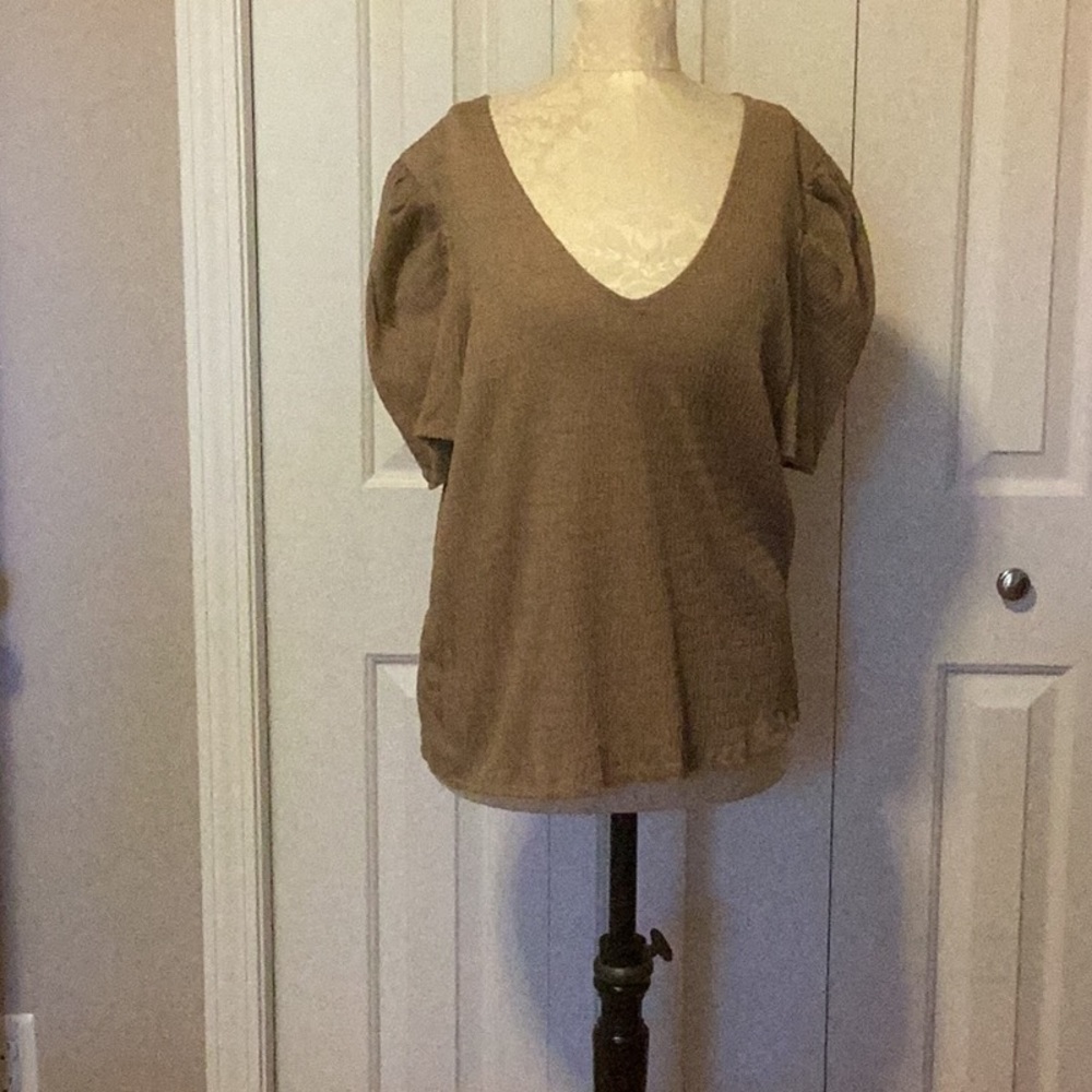 A new day xl short sleeved seersucker top. Polyester blend. Excellent condition